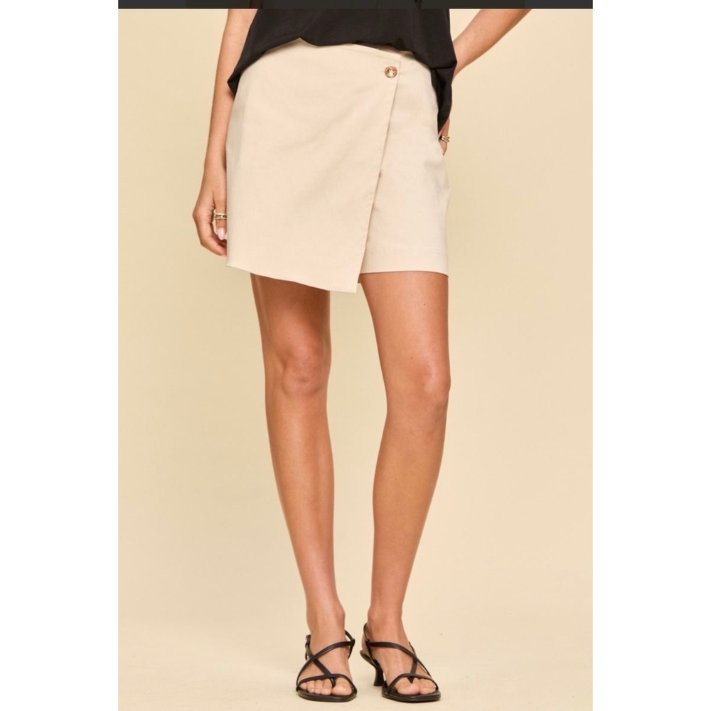 Dear Scarlett Skort Women Size M Beige New OnlyPair Wrap Front Gold Button Skirt